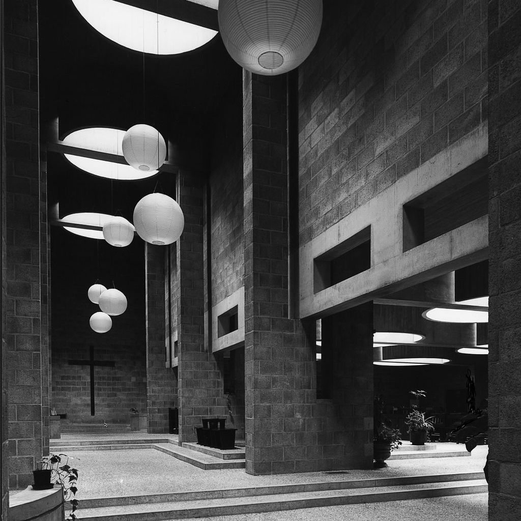 Vertical image pastor